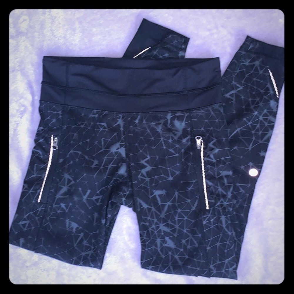 Lululemon black & gray funky leggings⭐️⭐️⭐️